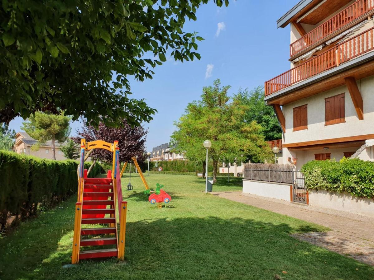 Apartamento Goxoa ฮากา ภายนอก รูปภาพ